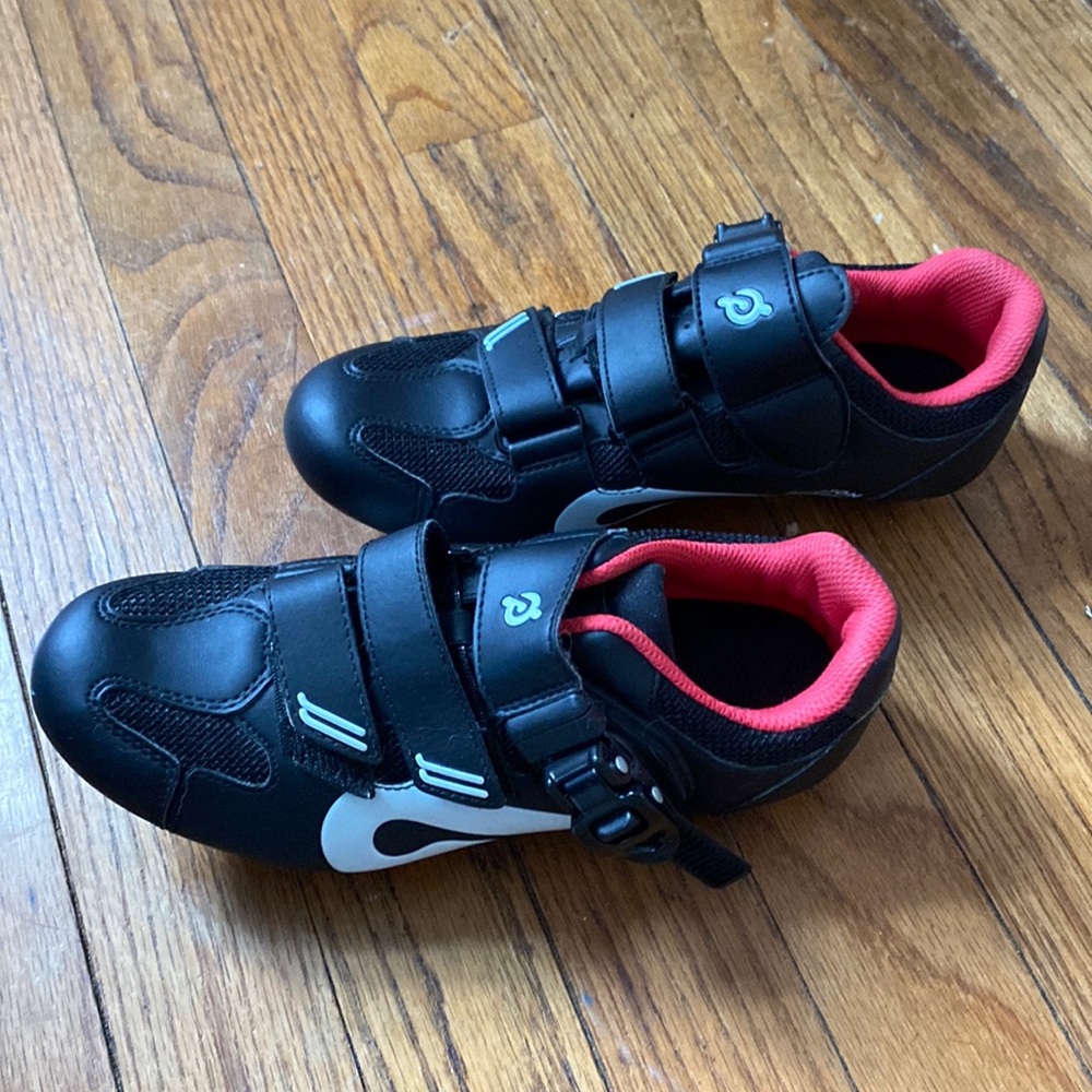 Peloton cycling shoes with clips size 38